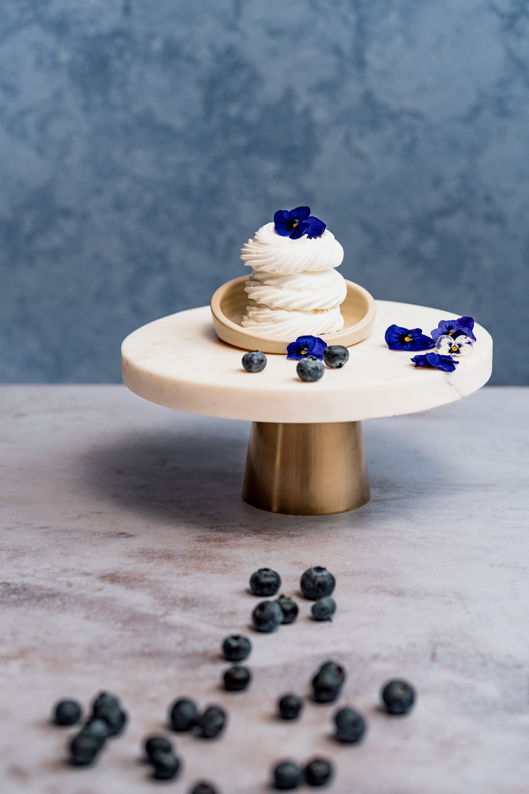 Mini pavlova, glavna fotografija — Puterina, butik torti Beograd